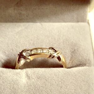 💎💍10k. yellow gold  and diamond band 💎 💍 ..28